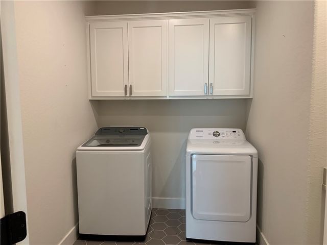 5004 Highline Dr, Bryan, TX 77802