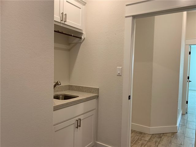 5004 Highline Dr, Bryan, TX 77802