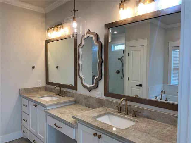 5004 Highline Dr, Bryan, TX 77802