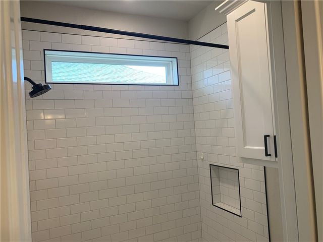 5004 Highline Dr, Bryan, TX 77802