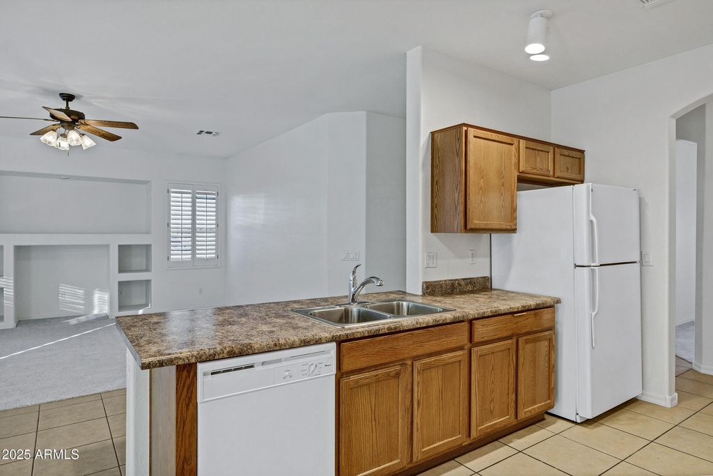 Image 18 of property listing at 3640 E TORREY PINES Lane, Chandler, AZ 85249