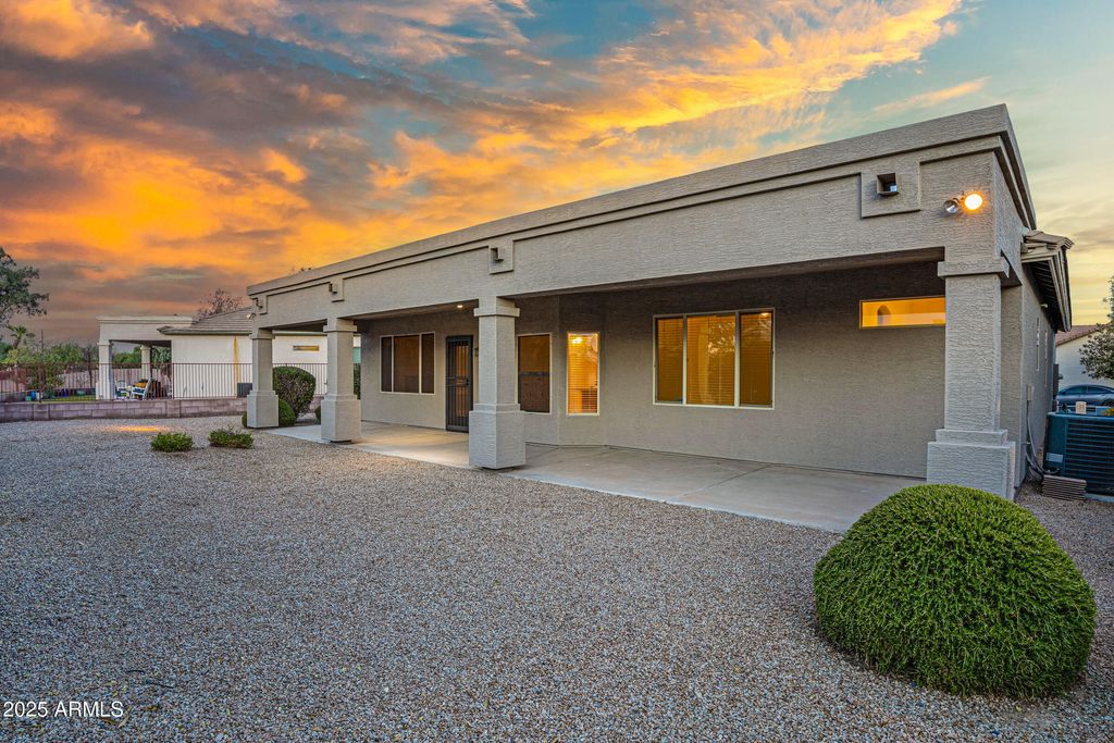 Image 2 of property listing at 3640 E TORREY PINES Lane, Chandler, AZ 85249