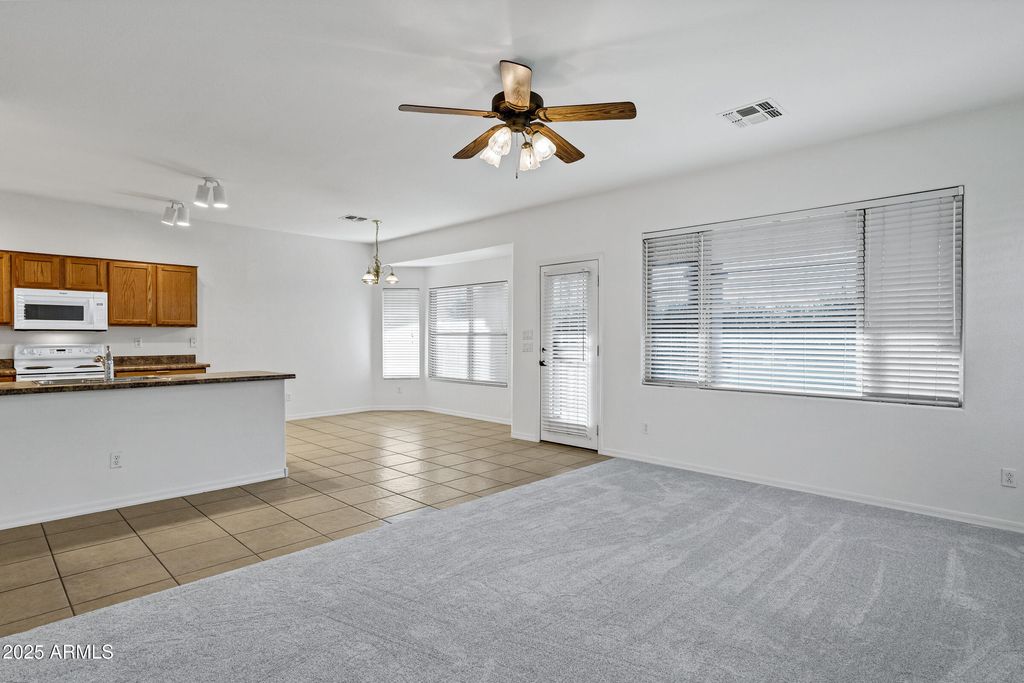 Image 24 of property listing at 3640 E TORREY PINES Lane, Chandler, AZ 85249