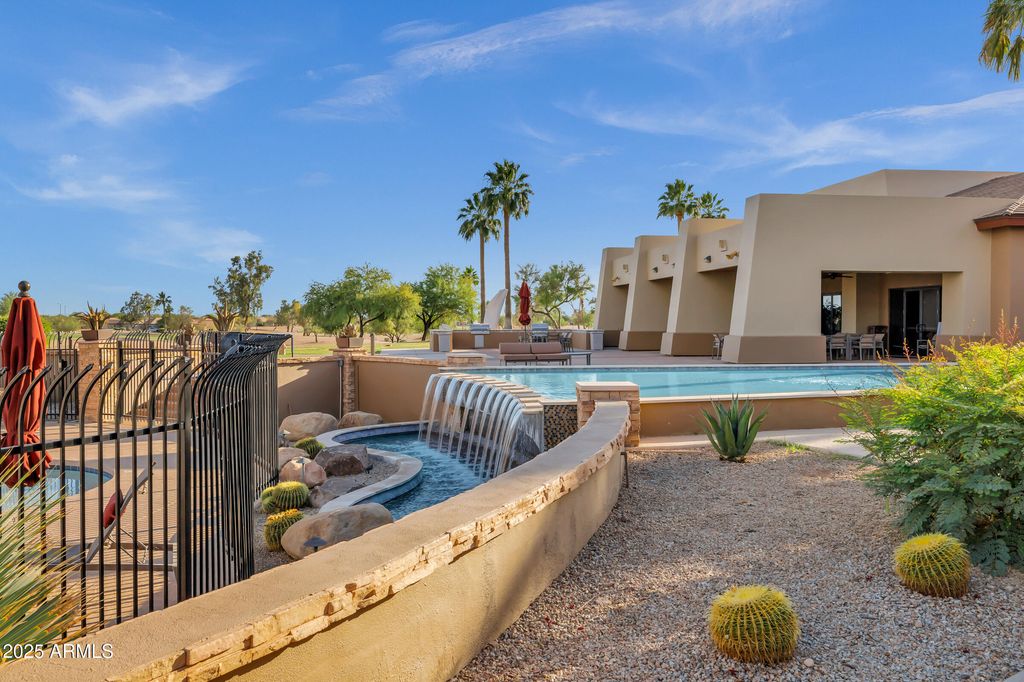 Image 49 of property listing at 3640 E TORREY PINES Lane, Chandler, AZ 85249