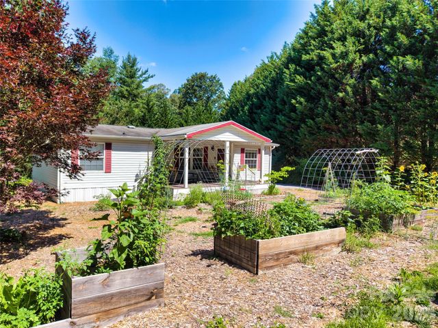 435 McMinn Road, Hendersonville, NC 28792