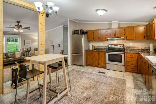 435 McMinn Road, Hendersonville, NC 28792
