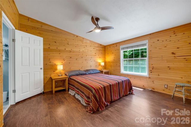 435 McMinn Road, Hendersonville, NC 28792