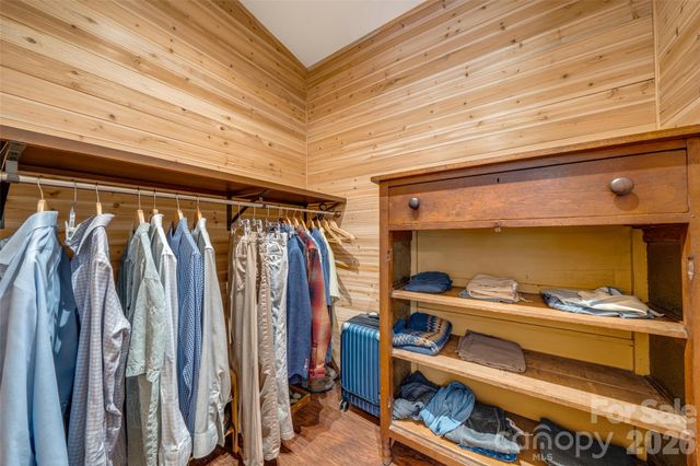 435 McMinn Road, Hendersonville, NC 28792