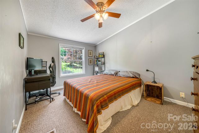 435 McMinn Road, Hendersonville, NC 28792