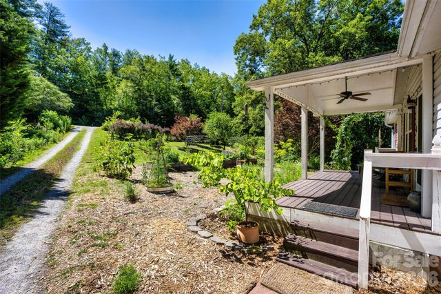 435 McMinn Road, Hendersonville, NC 28792
