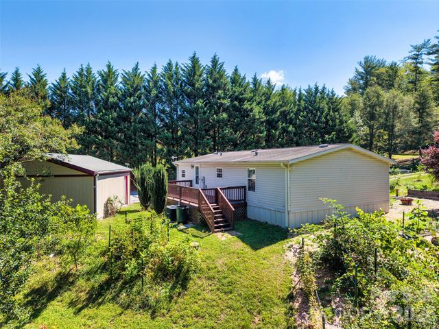 435 McMinn Road, Hendersonville, NC 28792