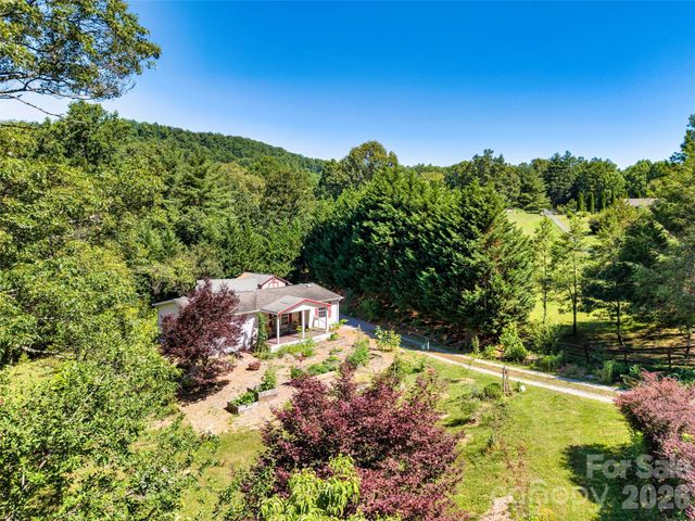 435 McMinn Road, Hendersonville, NC 28792