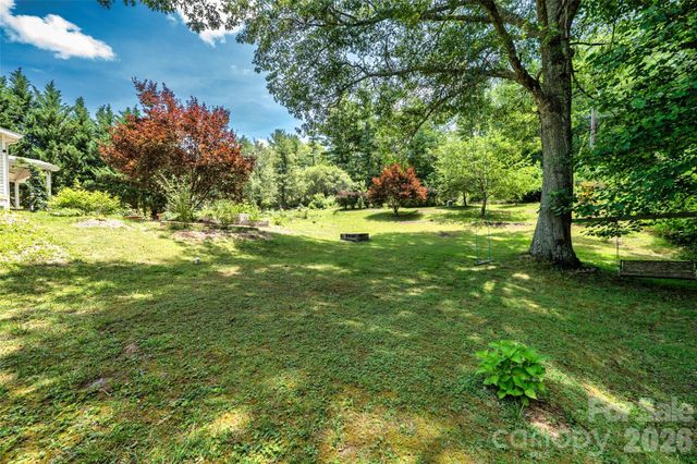 435 McMinn Road, Hendersonville, NC 28792
