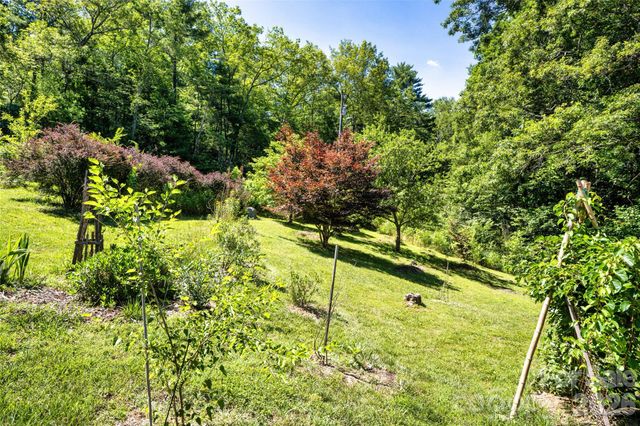 435 McMinn Road, Hendersonville, NC 28792