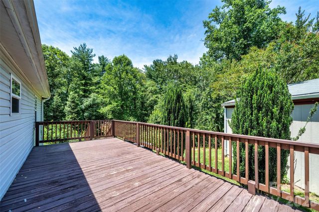 435 McMinn Road, Hendersonville, NC 28792