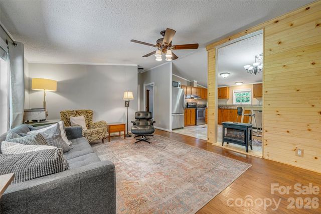 435 McMinn Road, Hendersonville, NC 28792
