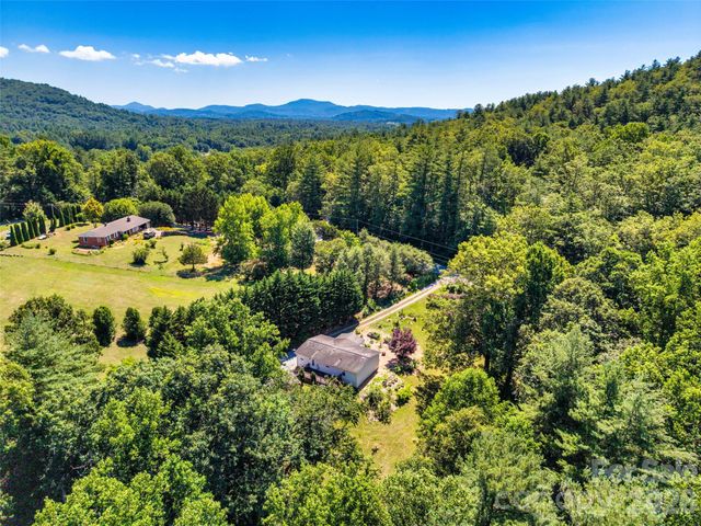 435 McMinn Road, Hendersonville, NC 28792