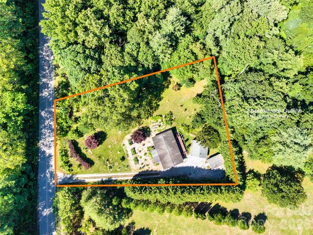 435 McMinn Road, Hendersonville, NC 28792