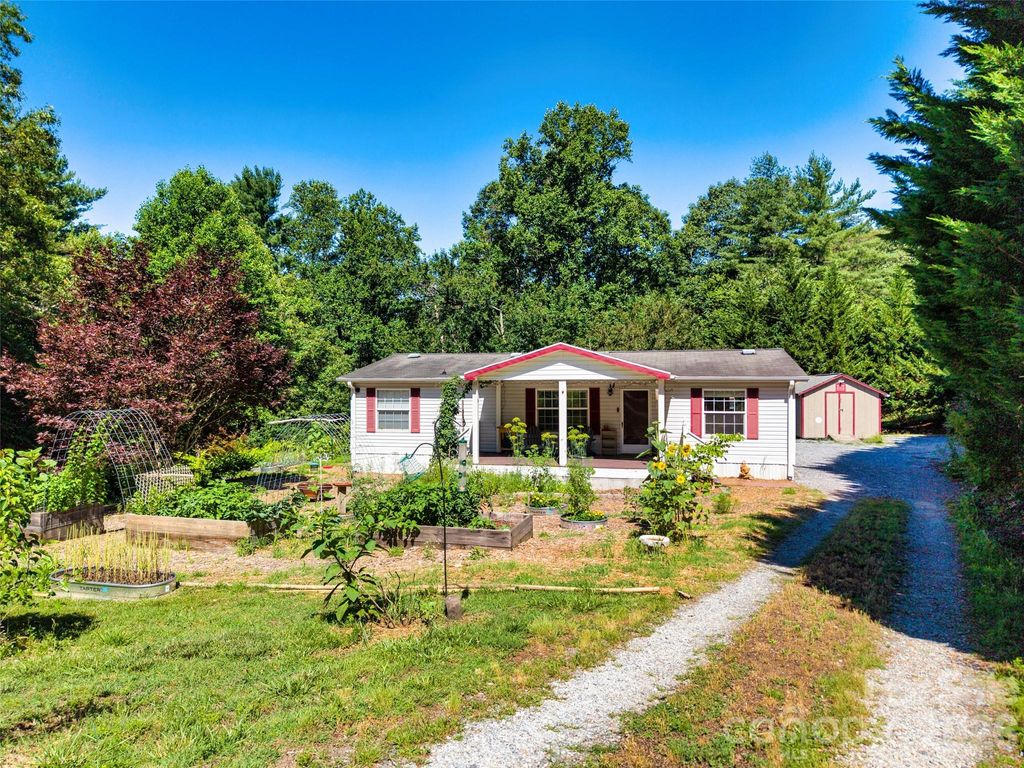 435 McMinn Road, Hendersonville, NC 28792