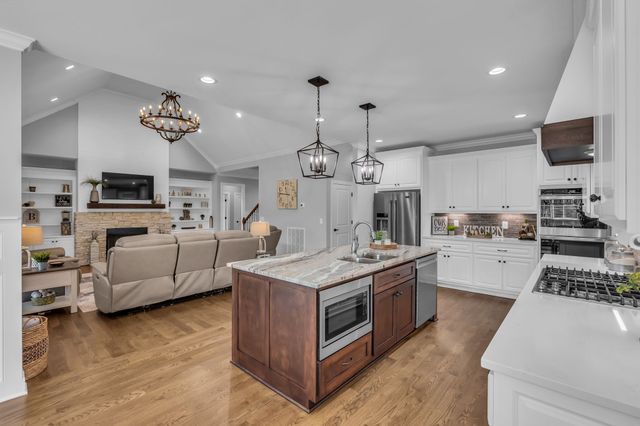 8014 Traditions Ln, Columbia, TN 38401