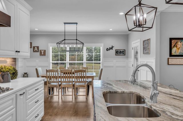 8014 Traditions Ln, Columbia, TN 38401