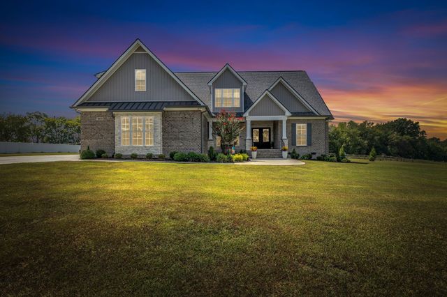 8014 Traditions Ln, Columbia, TN 38401