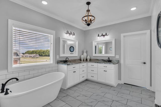 8014 Traditions Ln, Columbia, TN 38401