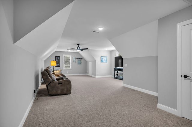 8014 Traditions Ln, Columbia, TN 38401