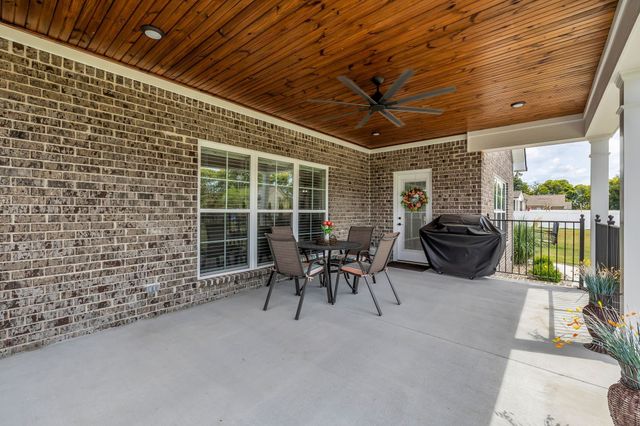 8014 Traditions Ln, Columbia, TN 38401