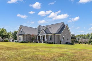 8014 Traditions Ln, Columbia, TN 38401