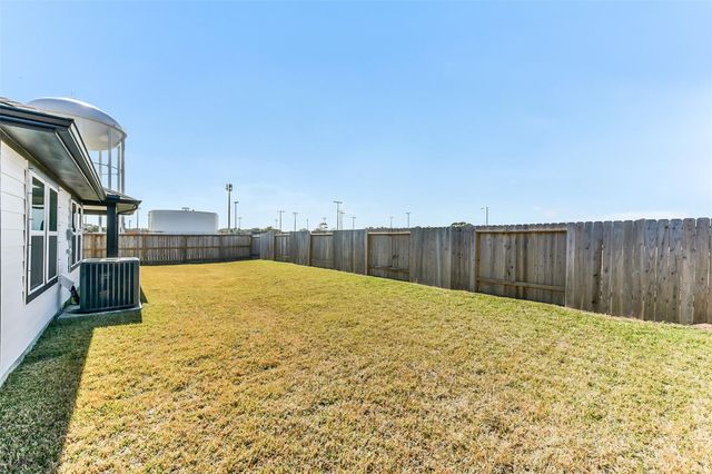 3205 21st Street N, Texas City, TX 77590