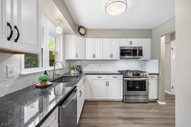 47 Amerman Ln, Hillsborough Twp., NJ 08844