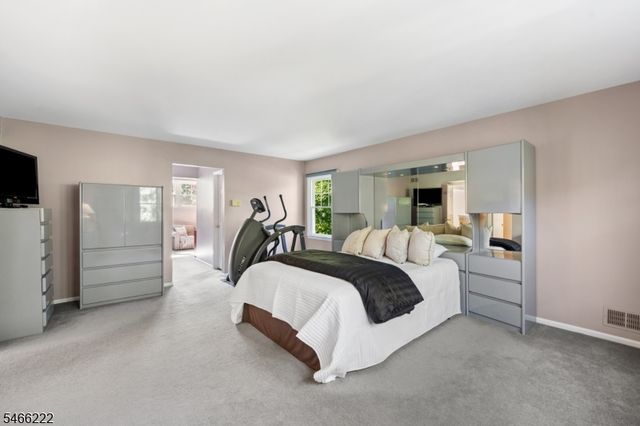 47 Amerman Ln, Hillsborough Twp., NJ 08844