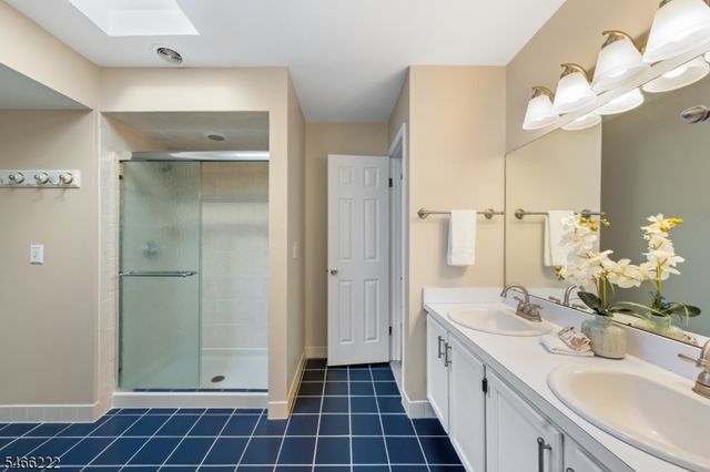 47 Amerman Ln, Hillsborough Twp., NJ 08844