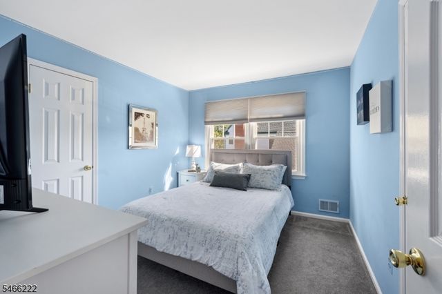 47 Amerman Ln, Hillsborough Twp., NJ 08844