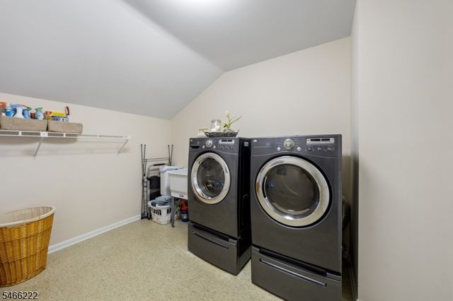 47 Amerman Ln, Hillsborough Twp., NJ 08844