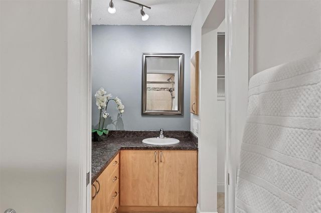 4540 ASCOT CIRCLE N, Sarasota, FL 34235