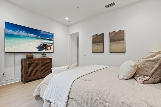 138 Jayhawk, Irvine, CA 92602