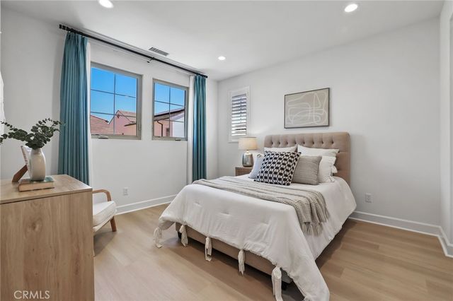 138 Jayhawk, Irvine, CA 92602