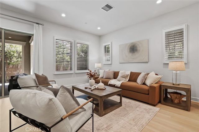 138 Jayhawk, Irvine, CA 92602
