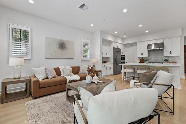 138 Jayhawk, Irvine, CA 92602