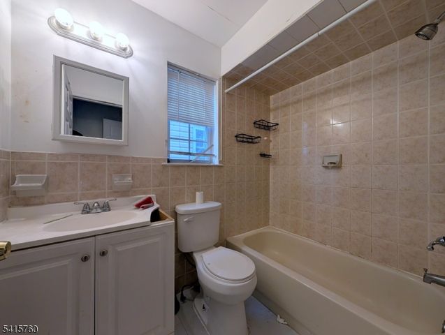 448 Fulton St, Elizabeth City, NJ 07206