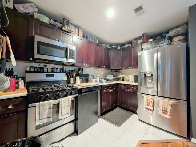 448 Fulton St, Elizabeth City, NJ 07206