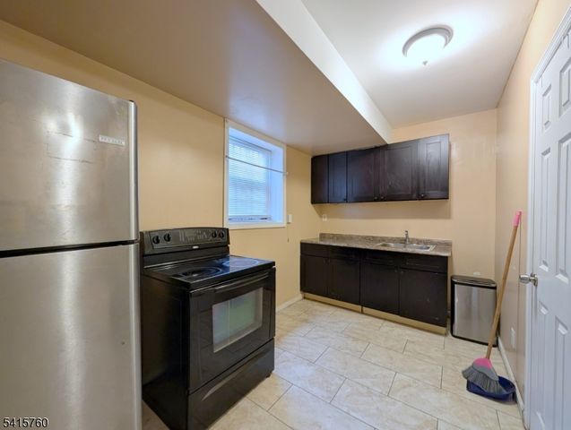 448 Fulton St, Elizabeth City, NJ 07206