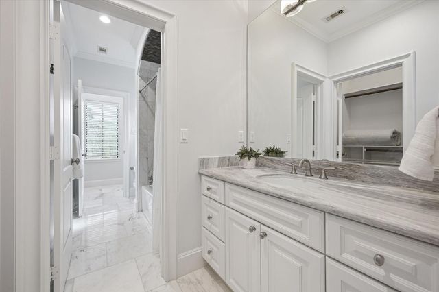 4022 Coleridge Street, West University Place, TX 77005