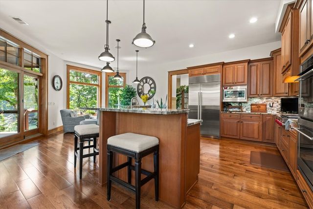 121 Running Bear Lane, Sunset, SC 29685
