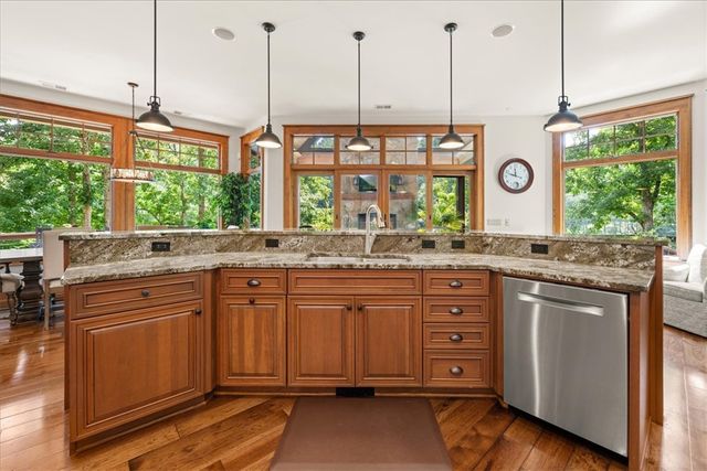 121 Running Bear Lane, Sunset, SC 29685