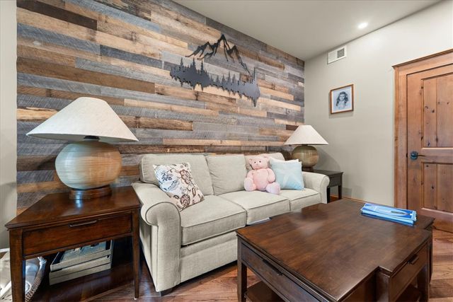 121 Running Bear Lane, Sunset, SC 29685