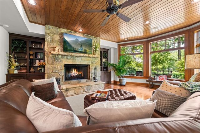 121 Running Bear Lane, Sunset, SC 29685