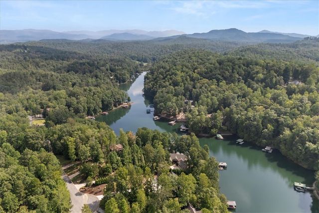121 Running Bear Lane, Sunset, SC 29685